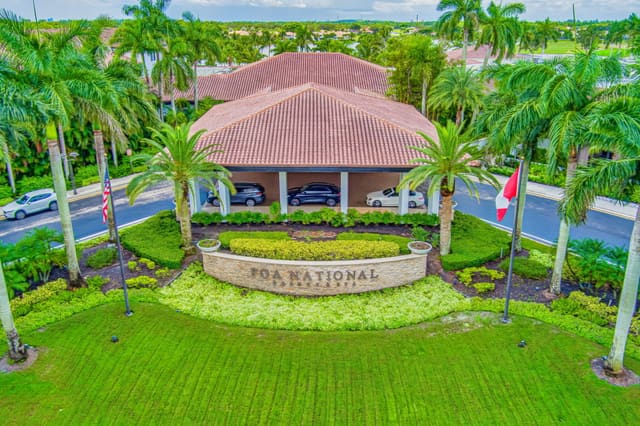 10 Brighton Court, Palm Beach Gardens, FL 33418