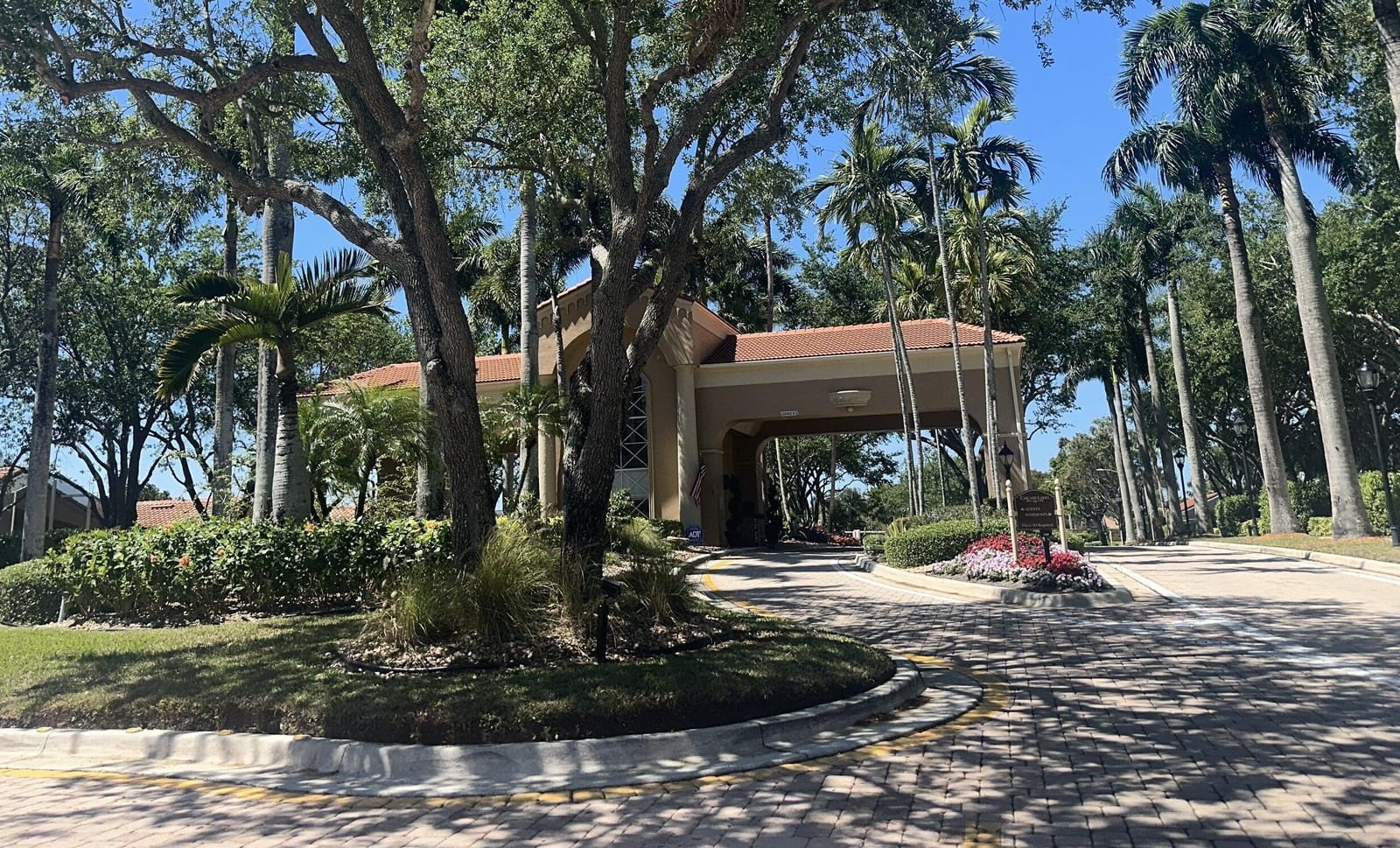 5124 Pelican Cove Drive — photo 3