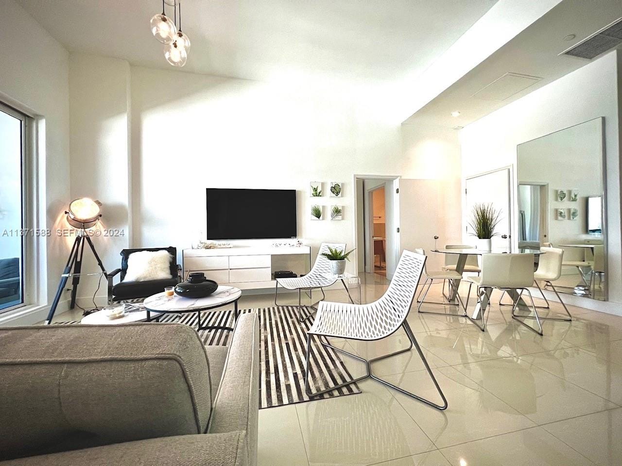 2301 Collins Avenue 1626 — photo 2