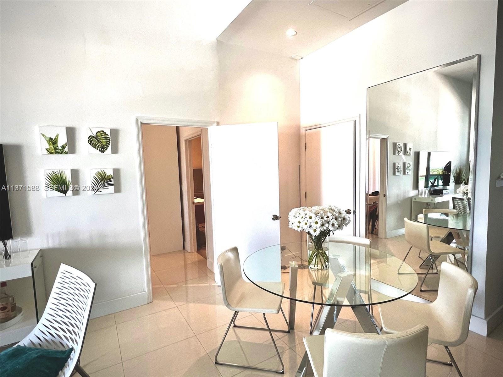 2301 Collins Avenue 1626 — photo 8