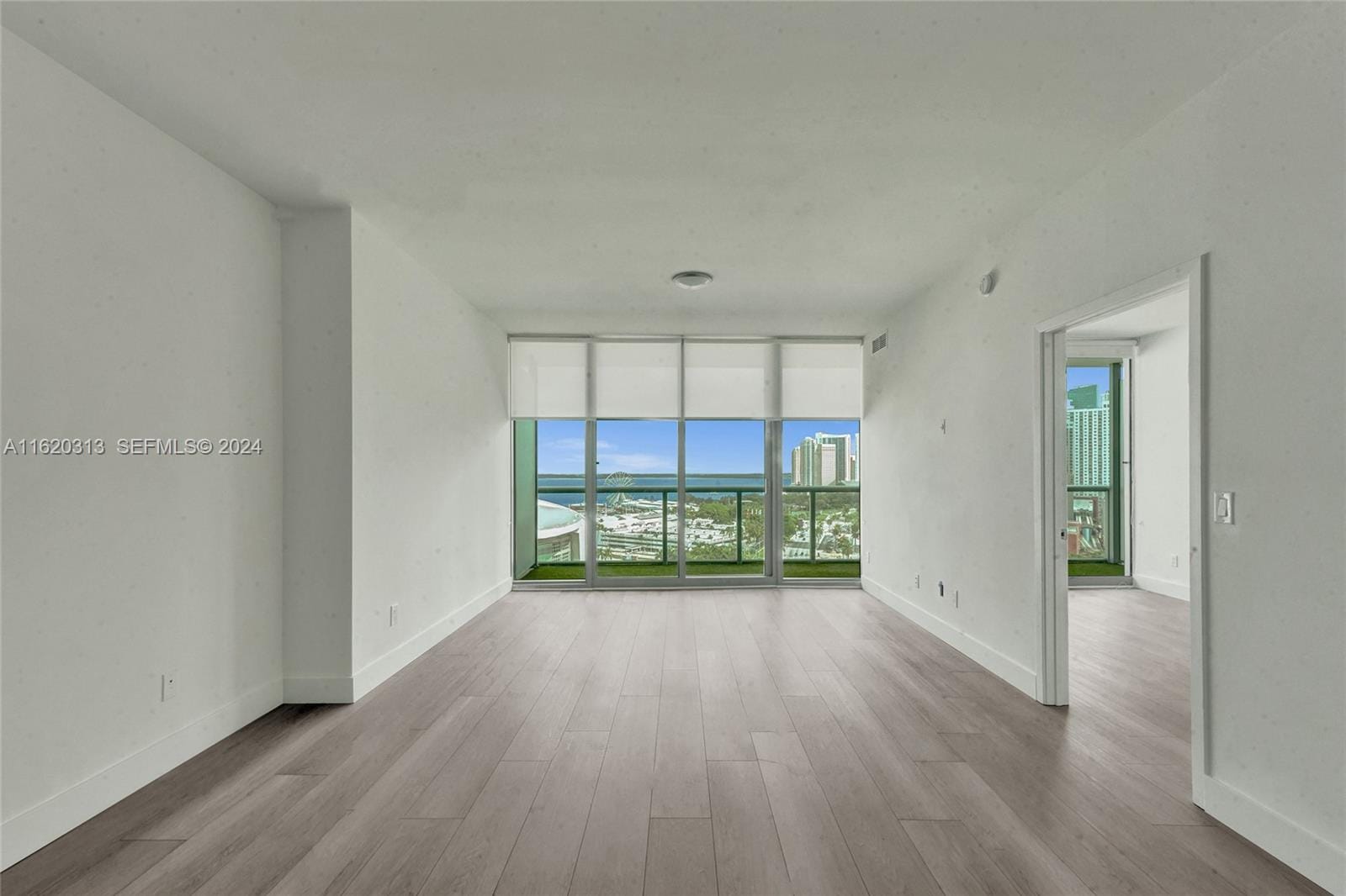 888 Biscayne Boulevard 1805, Miami, FL 33132 photo 25