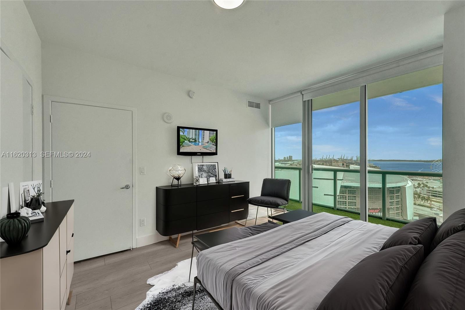 888 Biscayne Boulevard 1805, Miami, FL 33132 photo 6