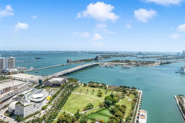888 Biscayne Boulevard 4810, sold in Marina Blue, Miami, FL
