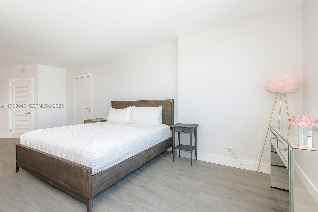2301 Collins Avenue 1531 — photo 11