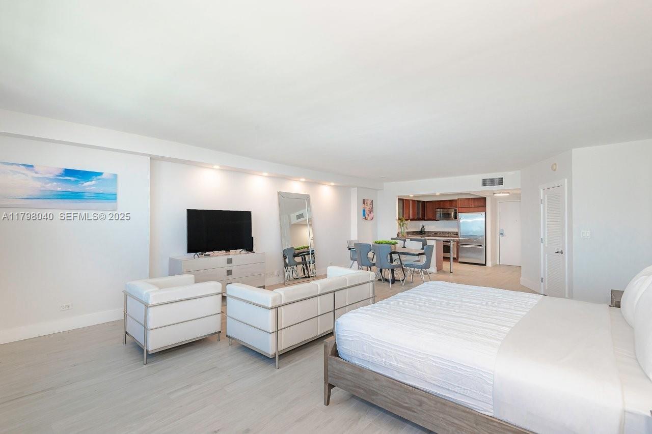 2301 Collins Avenue 1531 — photo 12