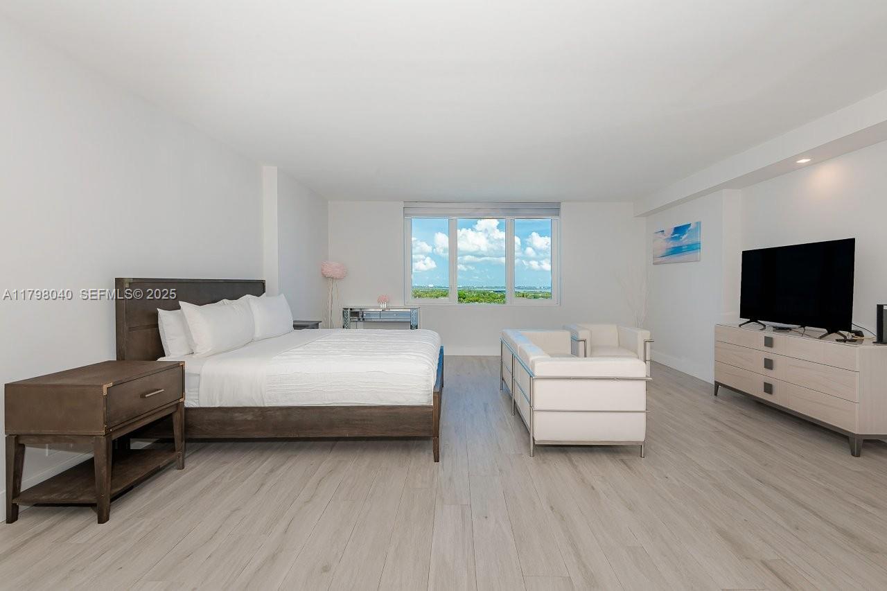 2301 Collins Avenue 1531 — photo 5
