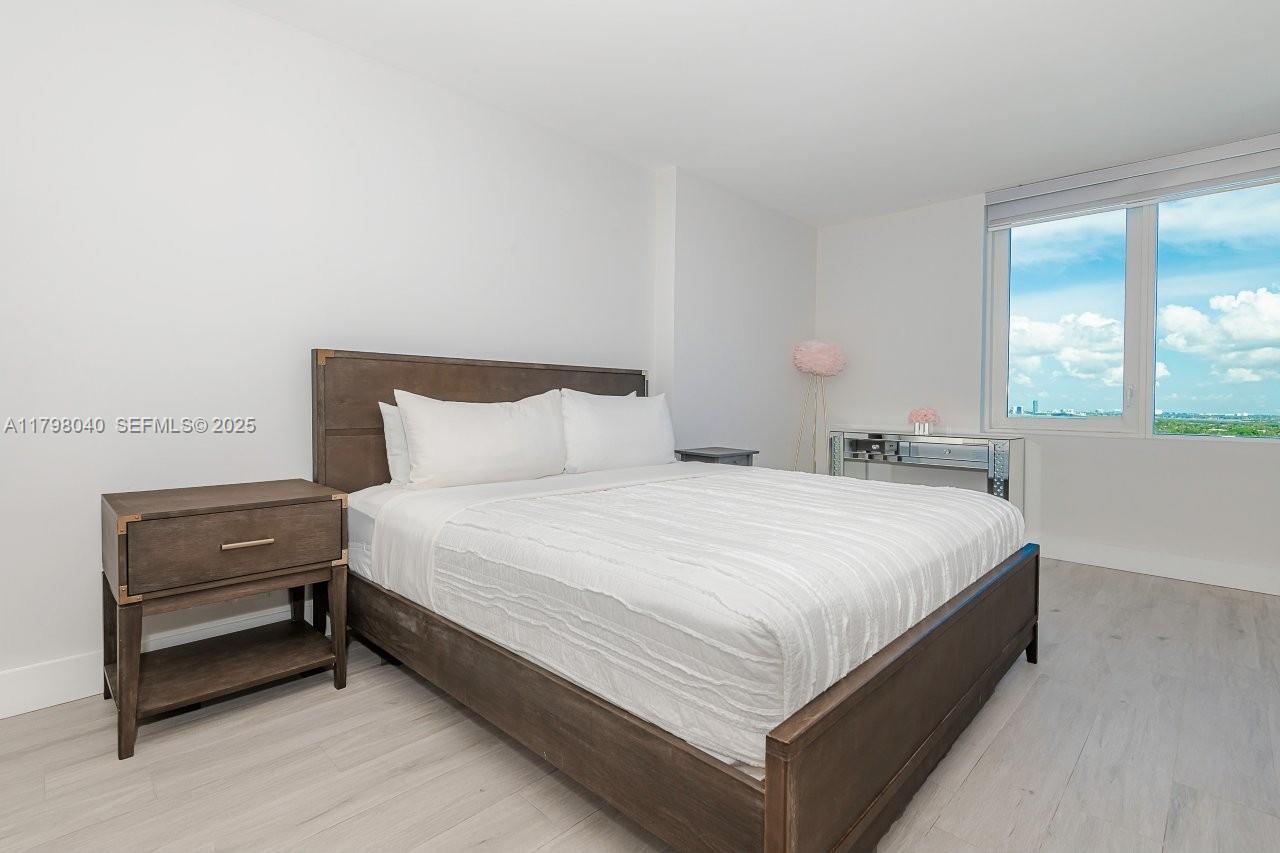 2301 Collins Avenue 1531 — photo 8