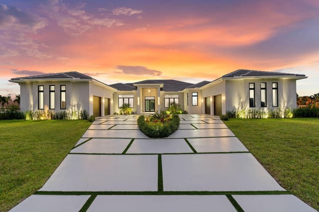 1280 NW 124 Avenue, Plantation, FL 33323