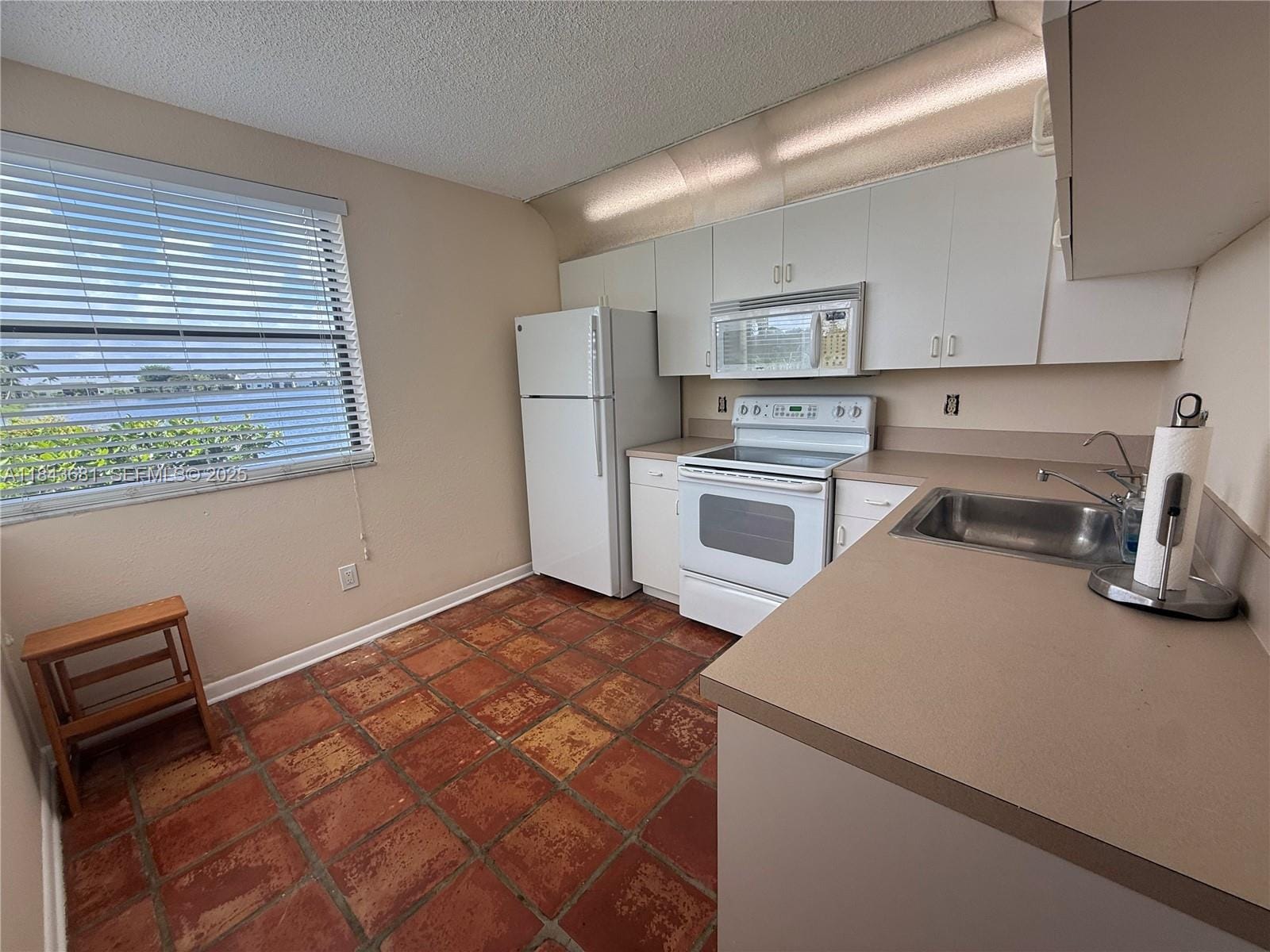 1024 S Independence Drive 1024C — photo 10