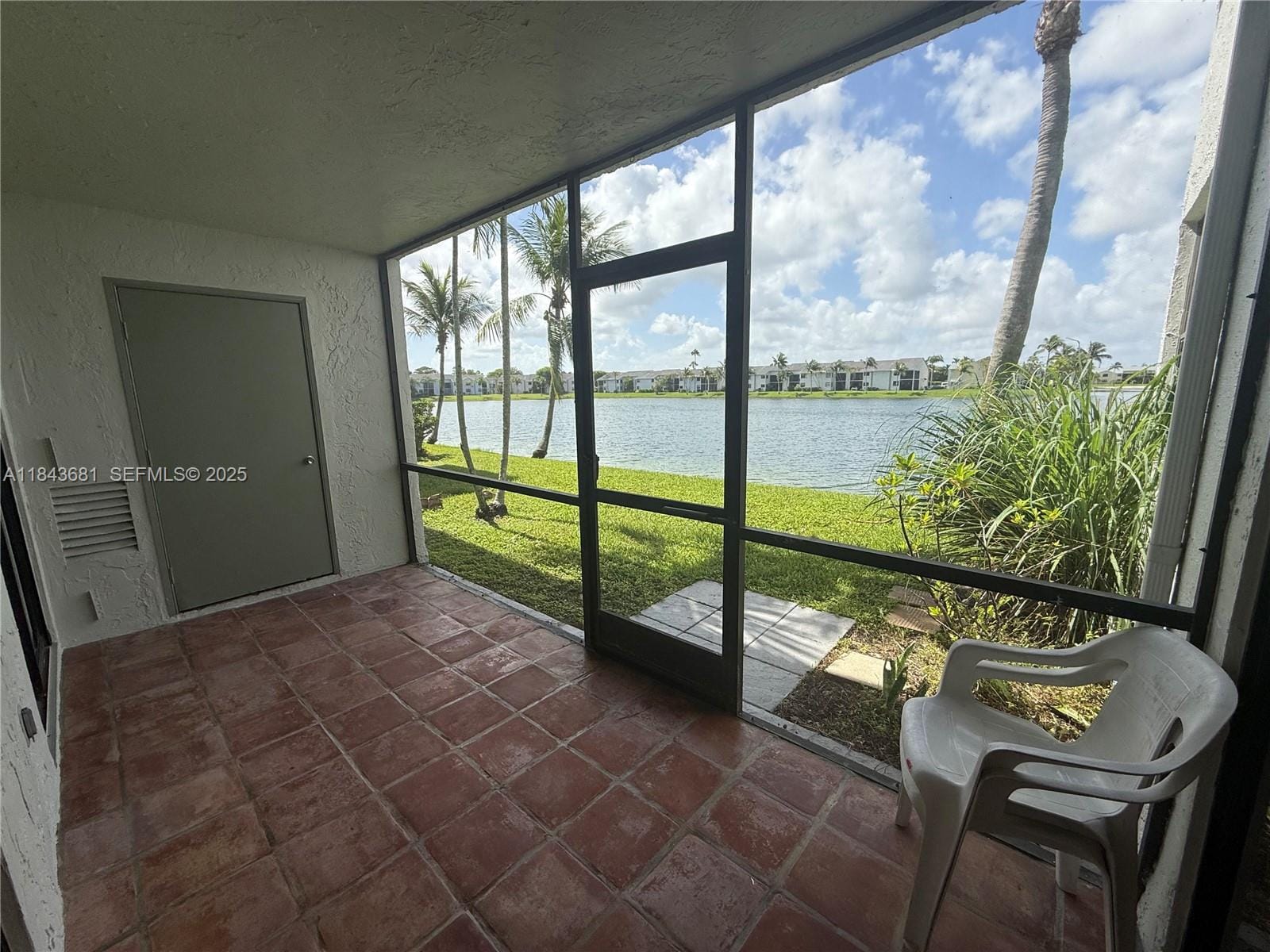 1024 S Independence Drive 1024C — photo 2