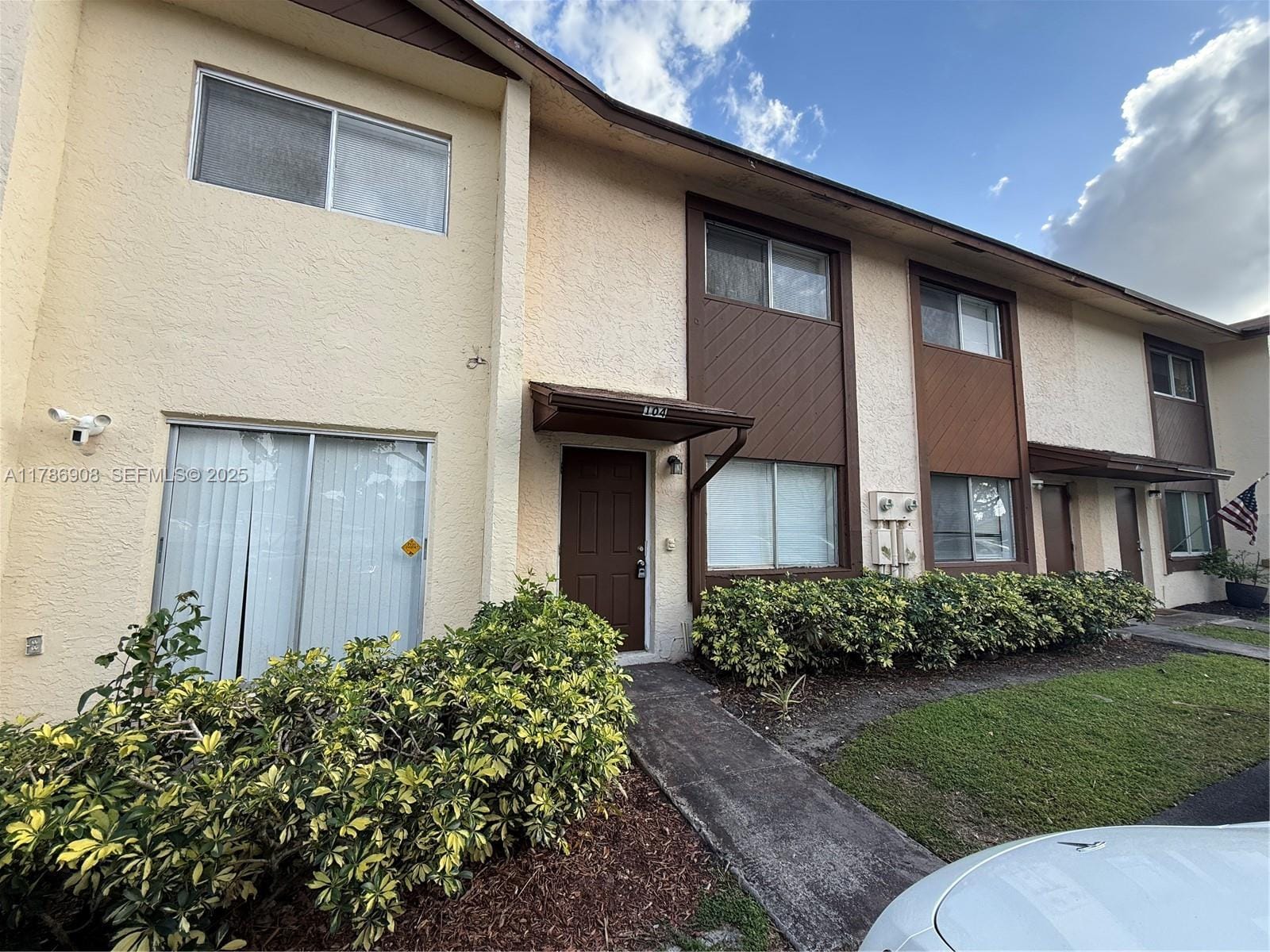 6627 Winfield Boulevard 104-C, Margate, FL 33063