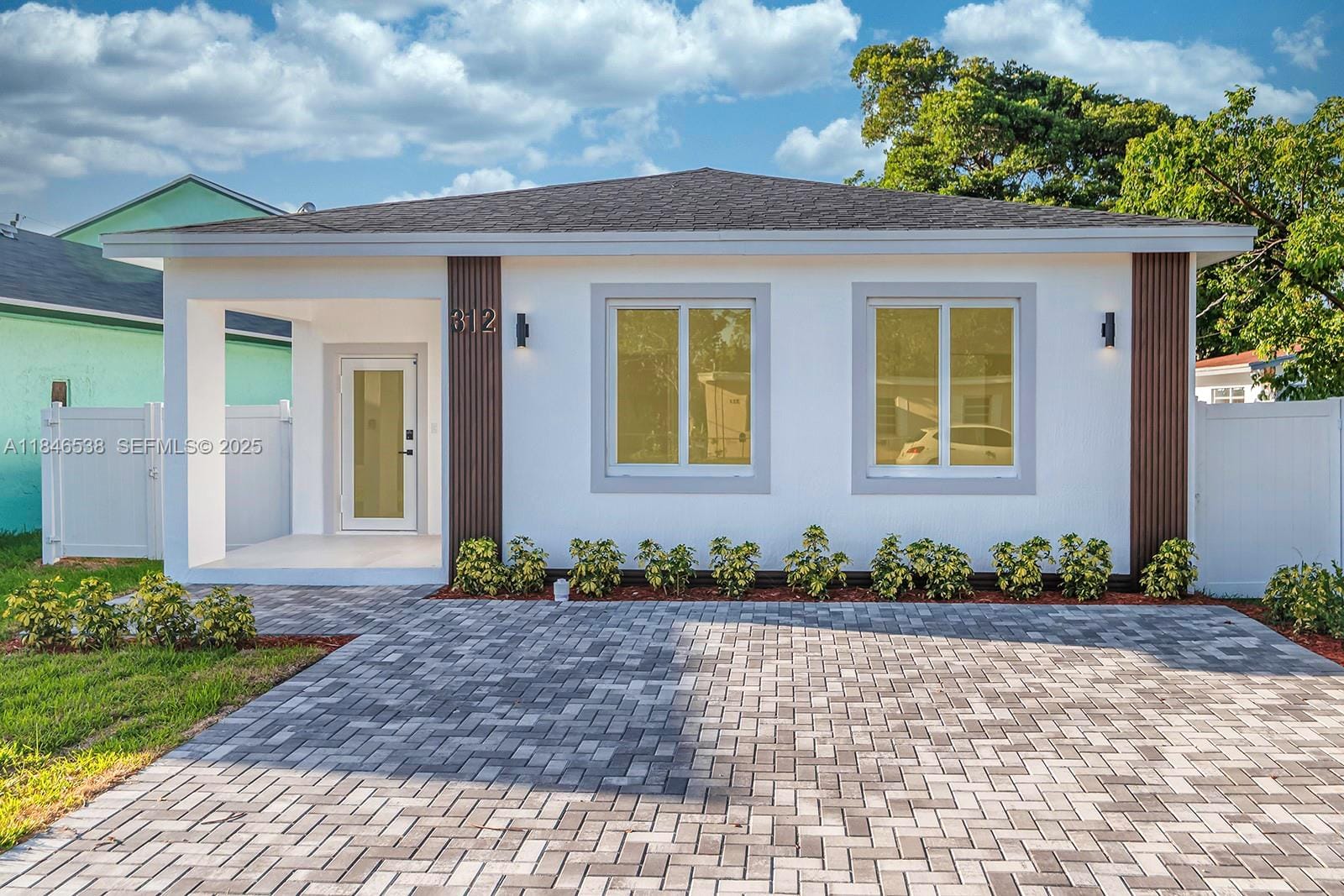 312 NW 9th Street, Hallandale Beach, FL 33009