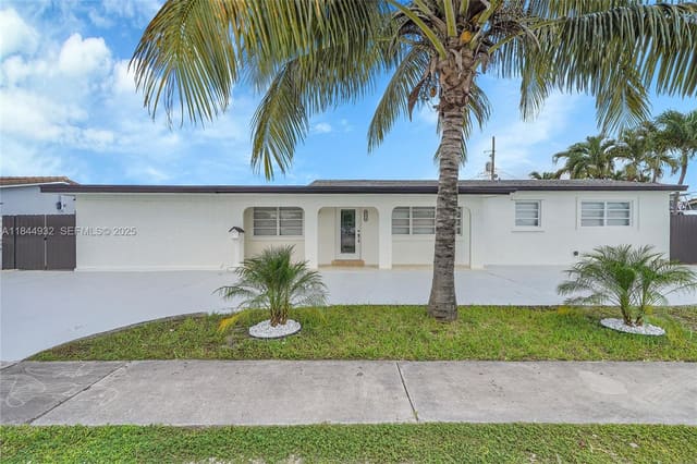 453 W 40th Place, sold in Hialeah Estates, Hialeah, FL