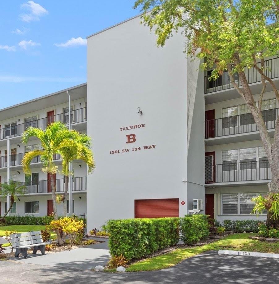 1301 SW 134th Way 104B, Pembroke Pines, FL 33027