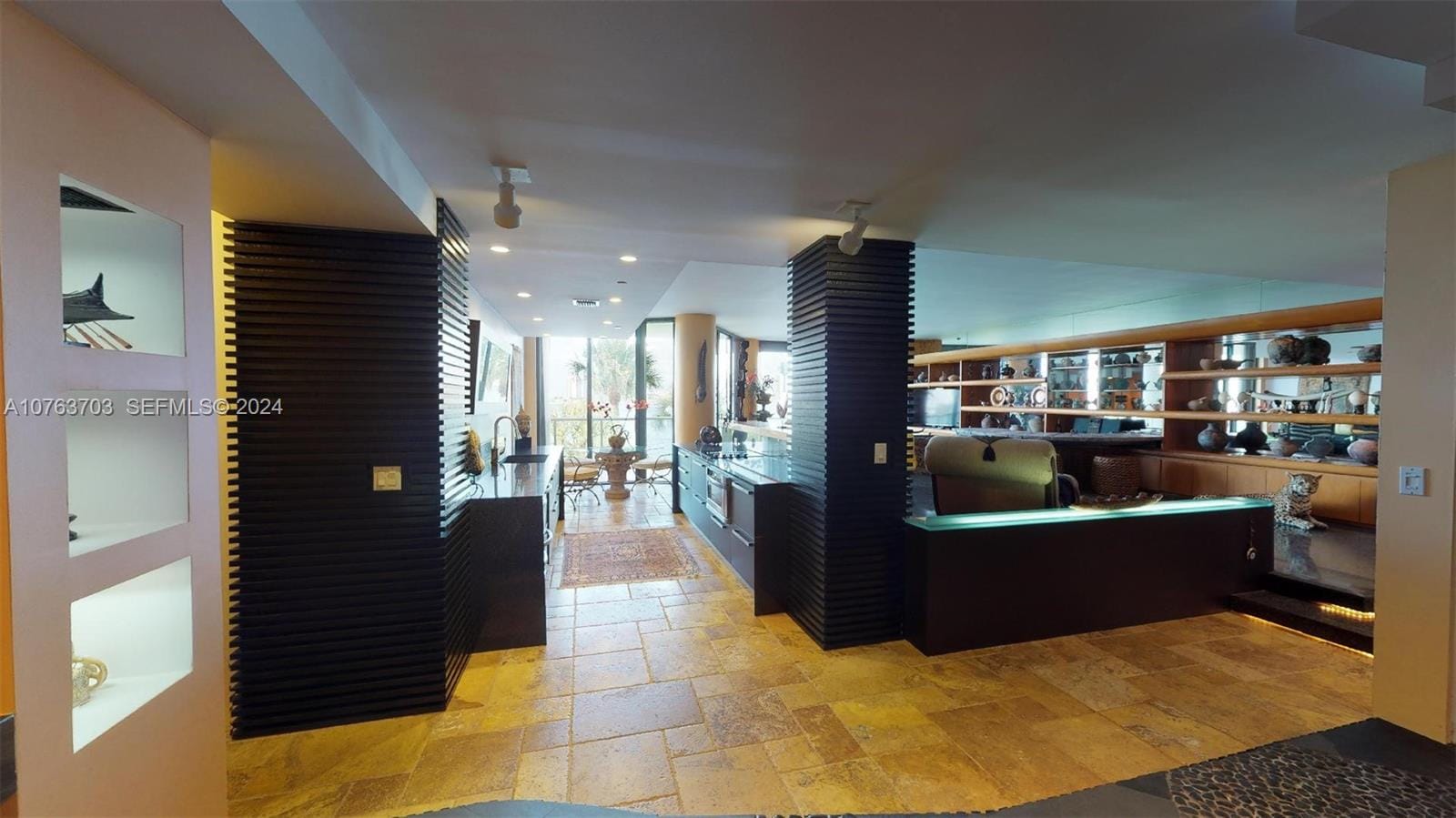 4000 Island Boulevard W-STE6 — photo 8