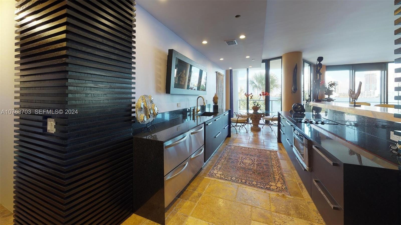 4000 Island Boulevard W-STE6 — photo 9