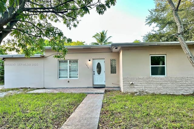 1075 NW 124th Street, North Miami, FL 33168