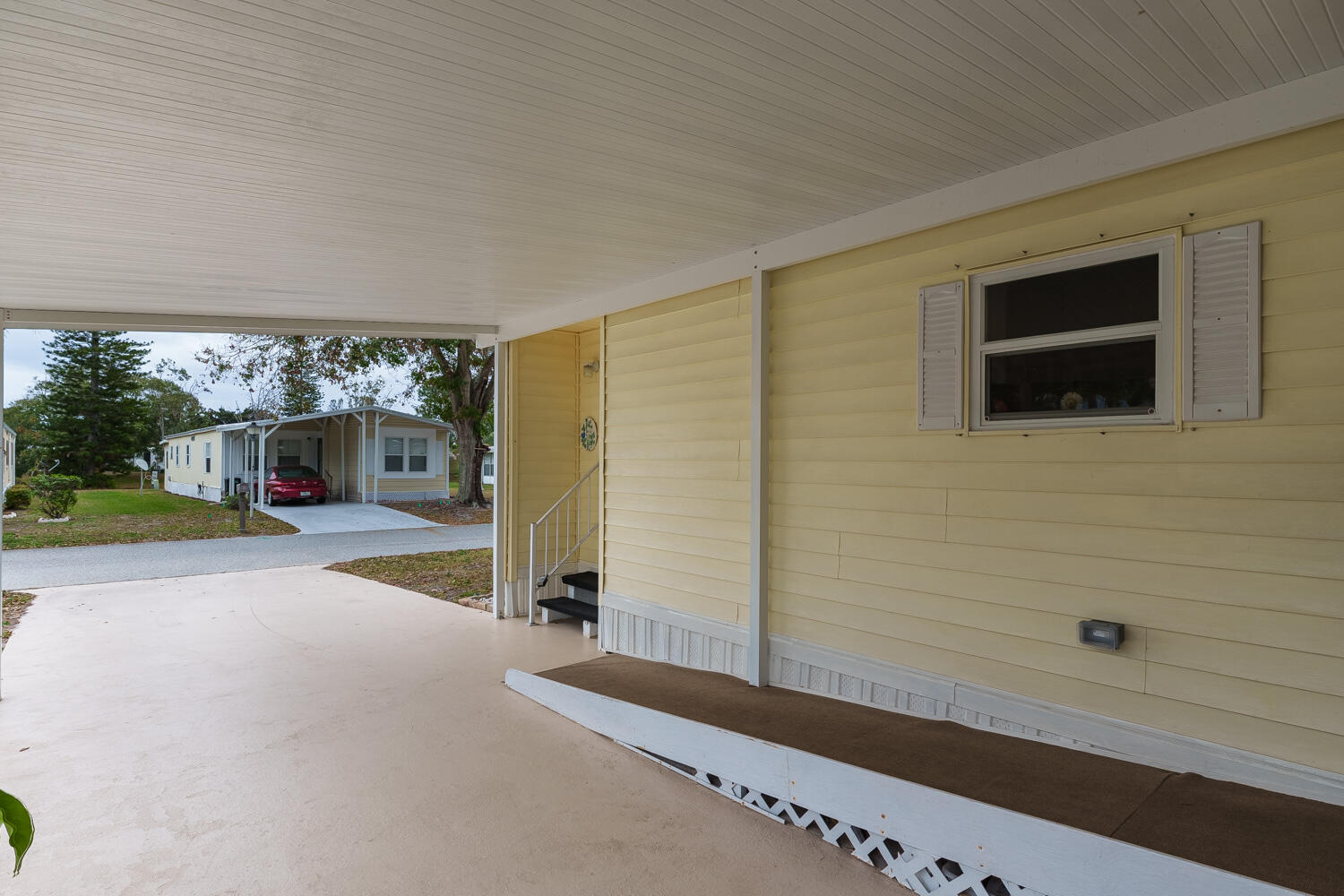 218 W Caribbean — photo 7