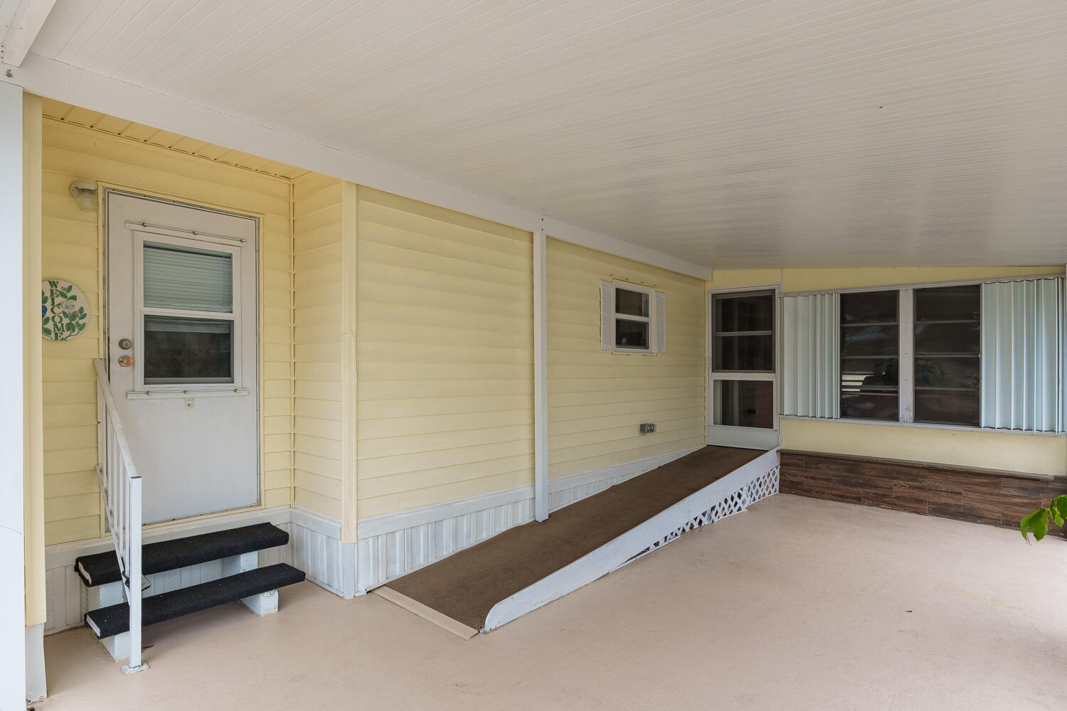 218 W Caribbean — photo 8