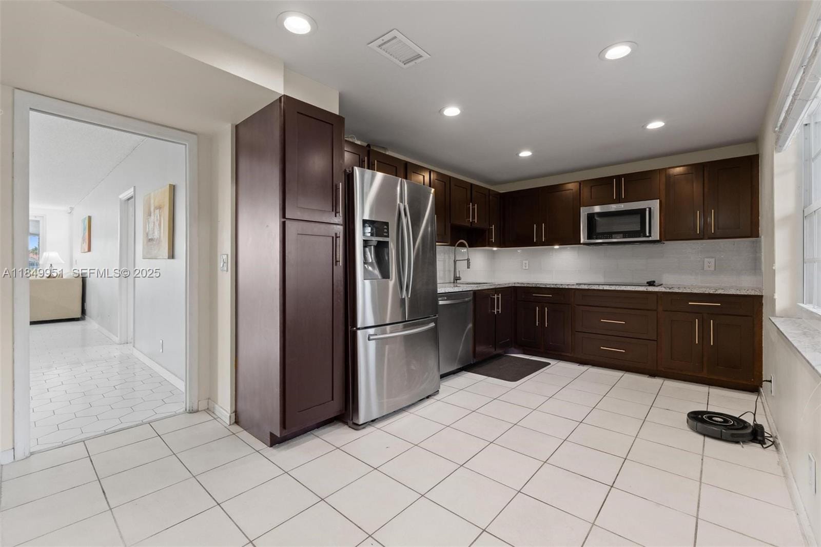 3970 Oaks Clubhouse Drive 104 — photo 11