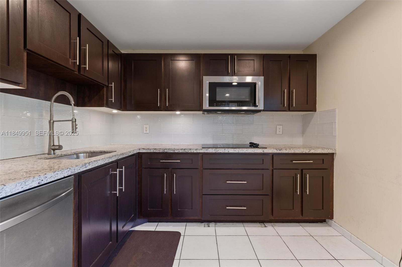 3970 Oaks Clubhouse Drive 104 — photo 12