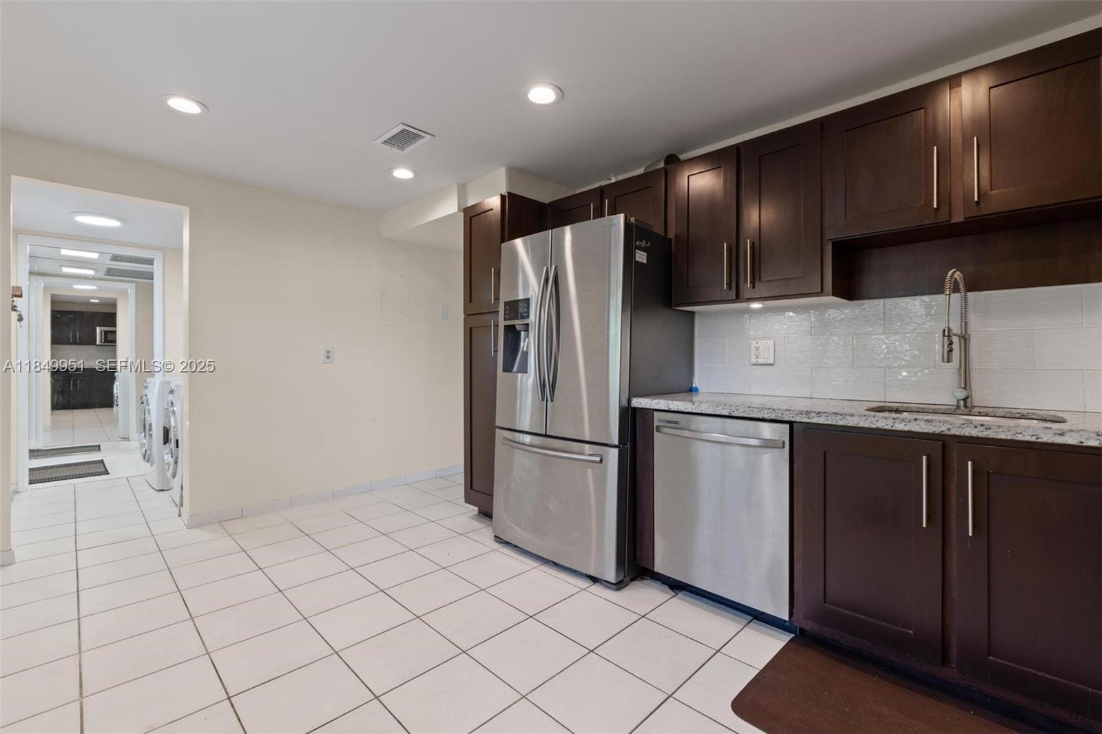3970 Oaks Clubhouse Drive 104, Pompano Beach, FL 33069 photo 13
