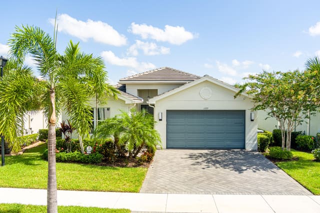 11377 SW Willow Lane, Port St. Lucie, FL 34987
