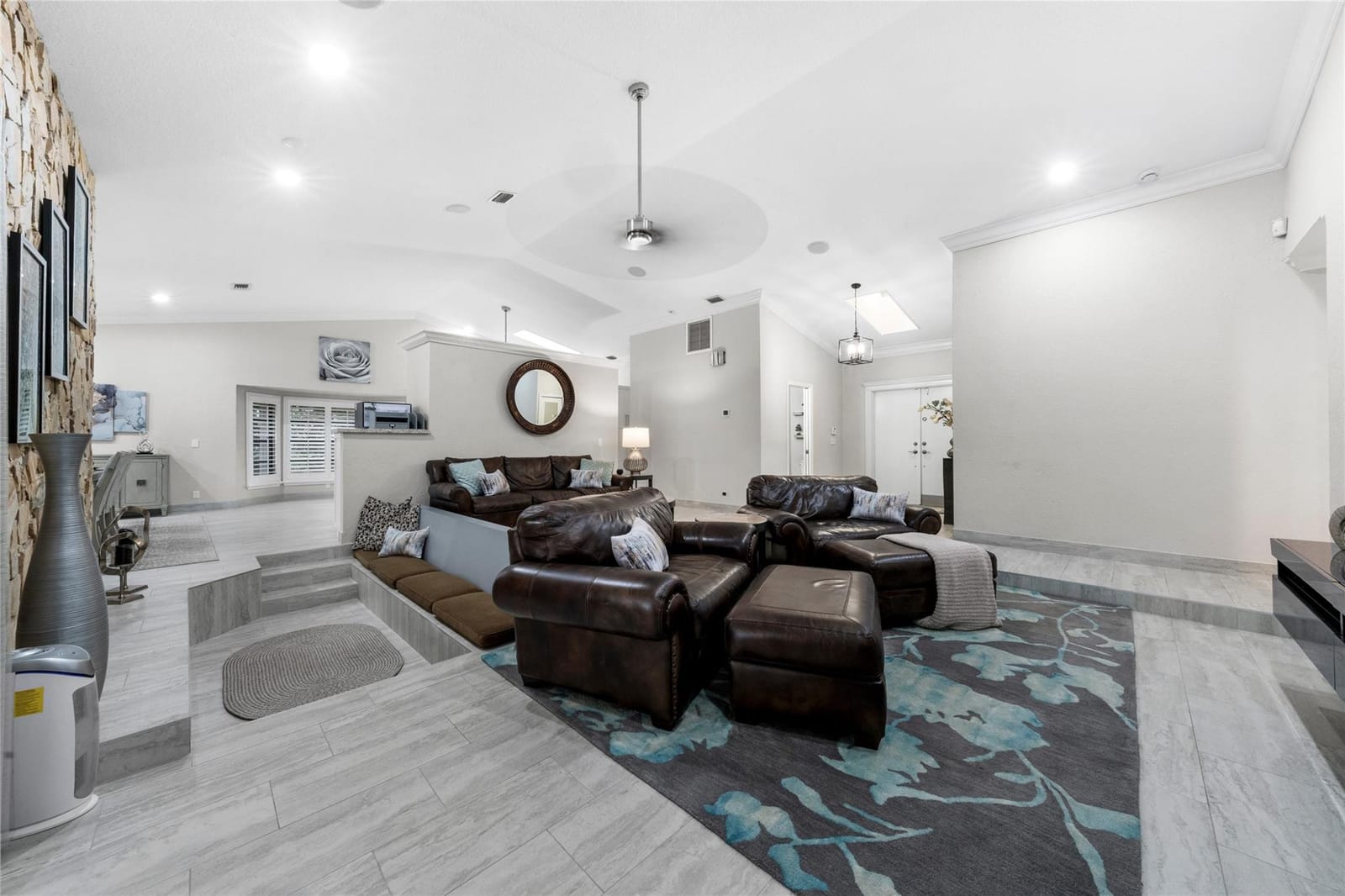 10939 NW 9th Manor — photo 8
