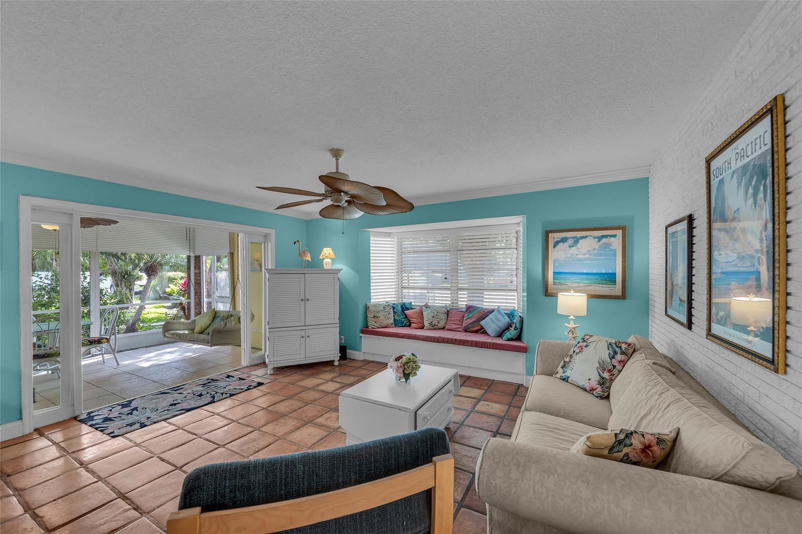 2541 NE 11th Street 101, Pompano Beach, FL 33062