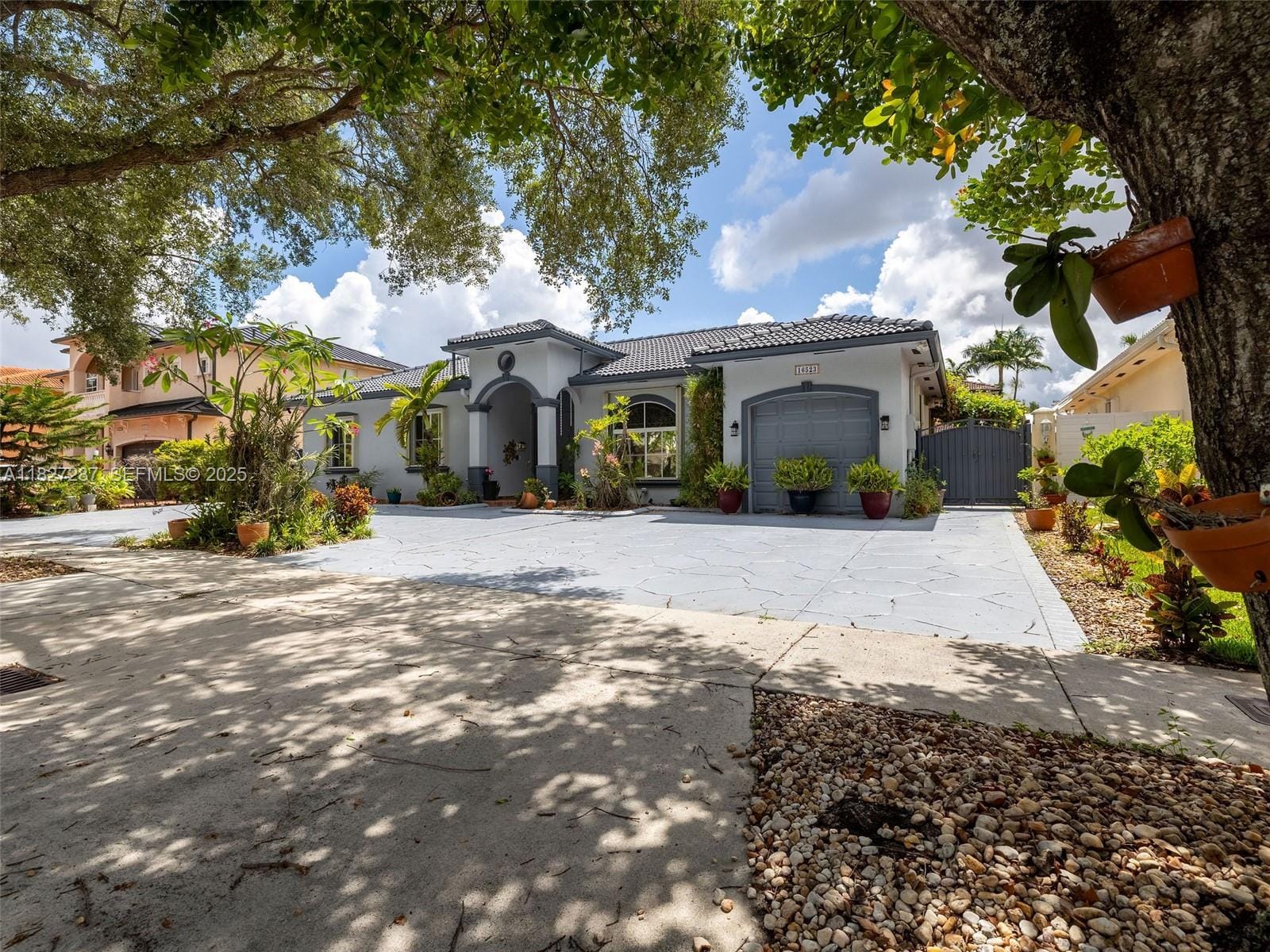 16523 NW 77th Path, Miami Lakes, FL 33016 photo 5