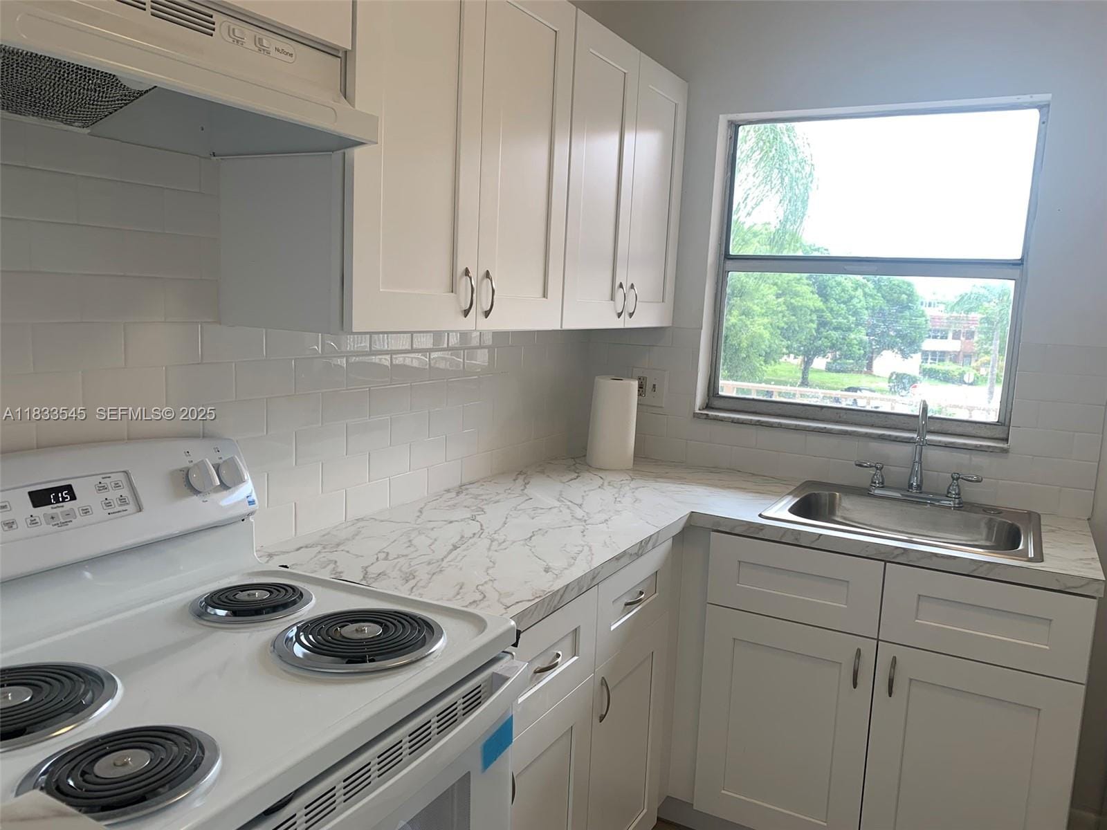 8861 Sunrise Lakes Boulevard 307, Sunrise, FL 33322 photo 3