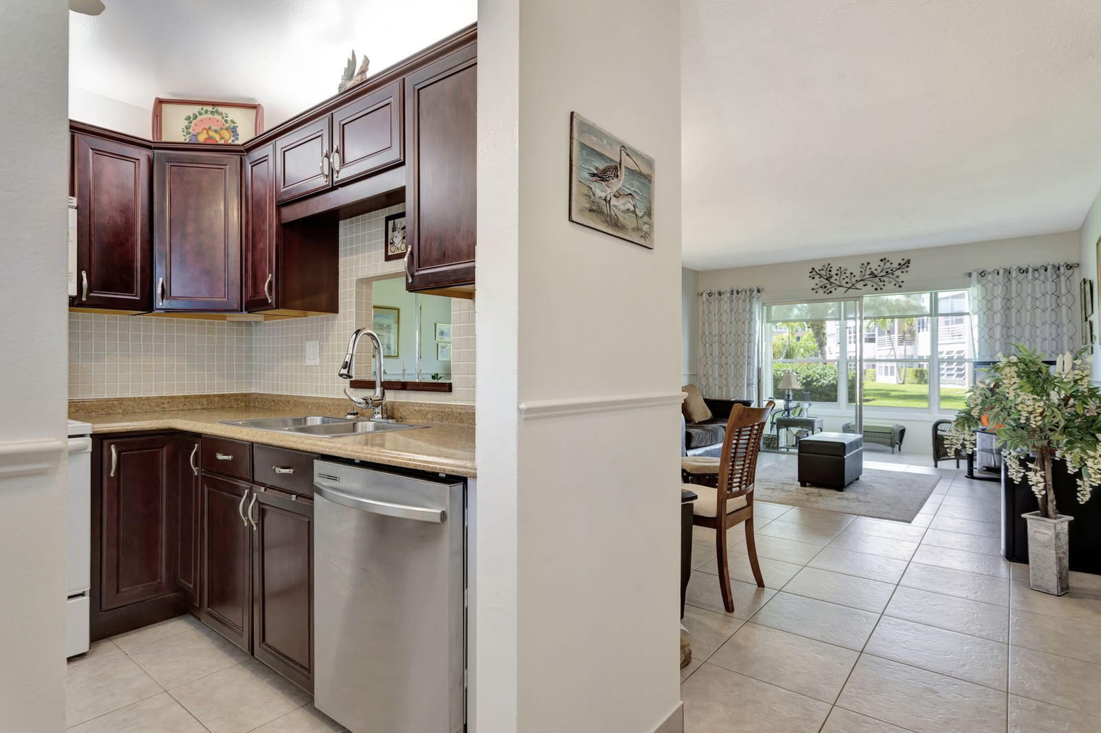 3505 NW 48th Avenue 416 — photo 4