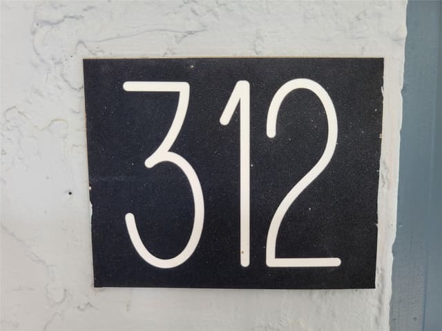 2800 Somerset 312j, sold in Somerset, Lauderdale Lakes, FL