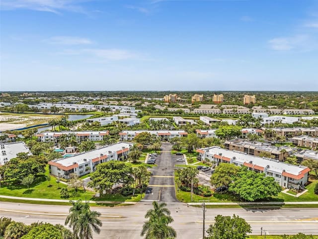 300 Racquet Club Road 206, Weston, FL 33326