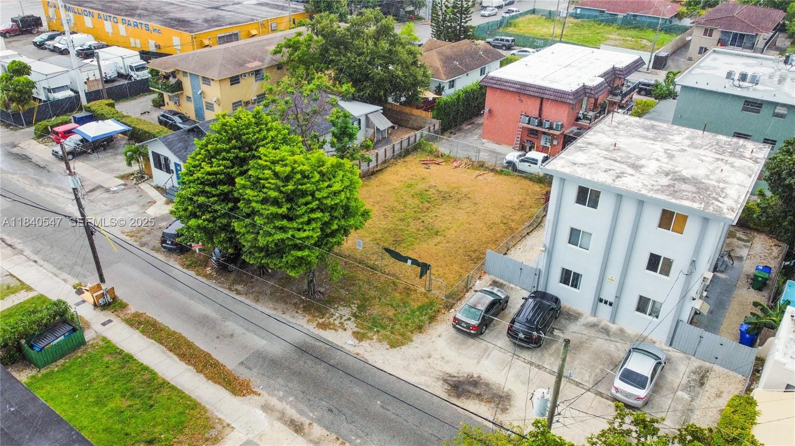 2131 SW 4th Street — photo 9