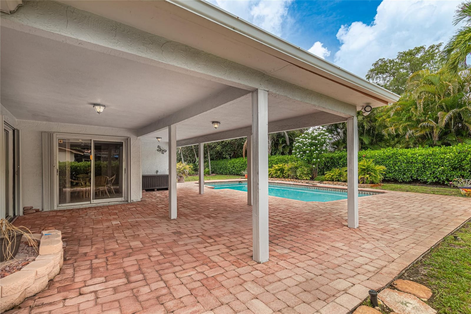 8277 NW 3rd Place, Coral Springs, FL 33071
