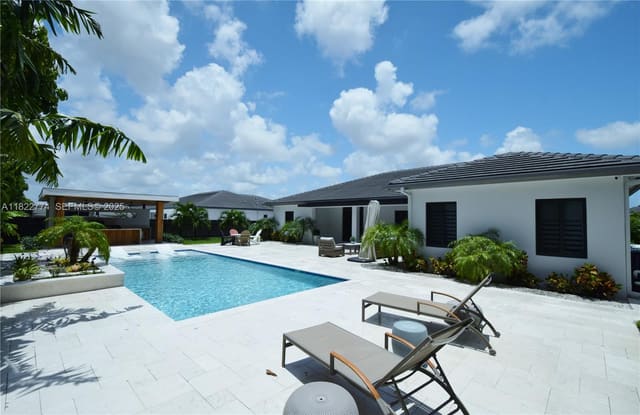 21420 SW 127th Place, Miami, FL 33177