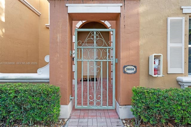 8422 NW 140th Terrace 3608, sold in Villa Vizcaya, Miami Lakes, FL