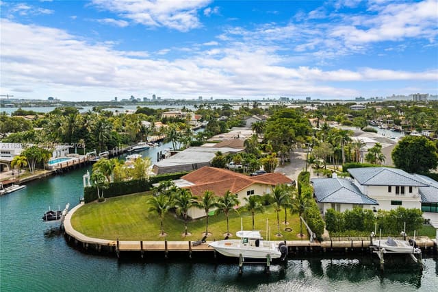 2500 NE 135th Street C711, sold in Dorset House Condo, North Miami, FL