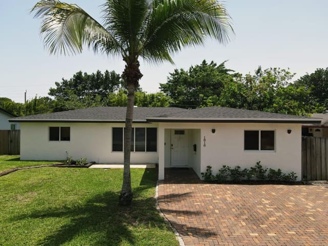 1818 SW 29, sold in Edgewood, Fort Lauderdale, FL