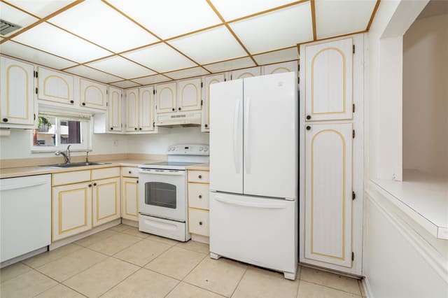 8960 S Hollybrook Boulevard 103, Pembroke Pines, FL 33025