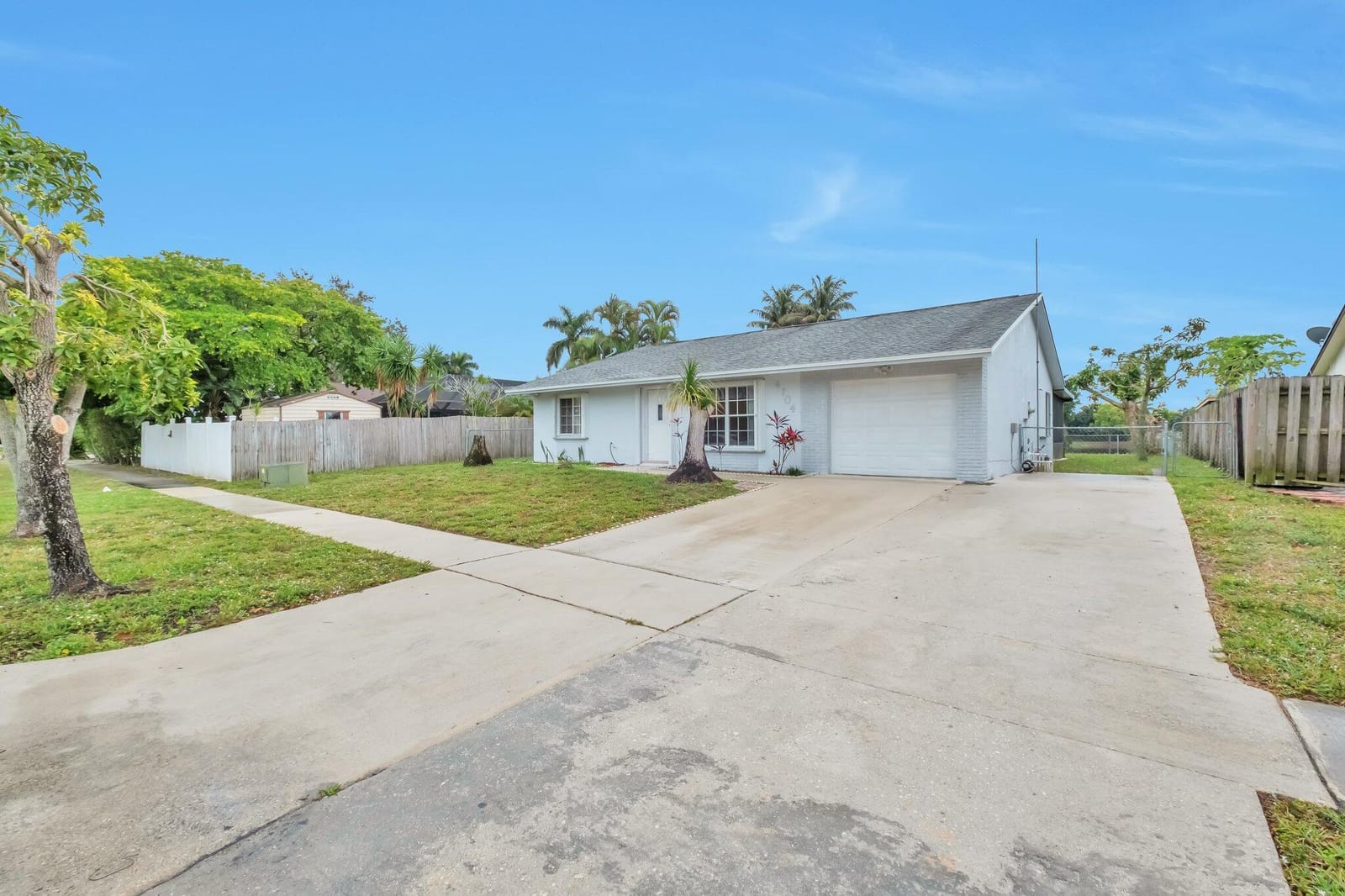 4704 Poseidon Place, Lake Worth, FL 33463