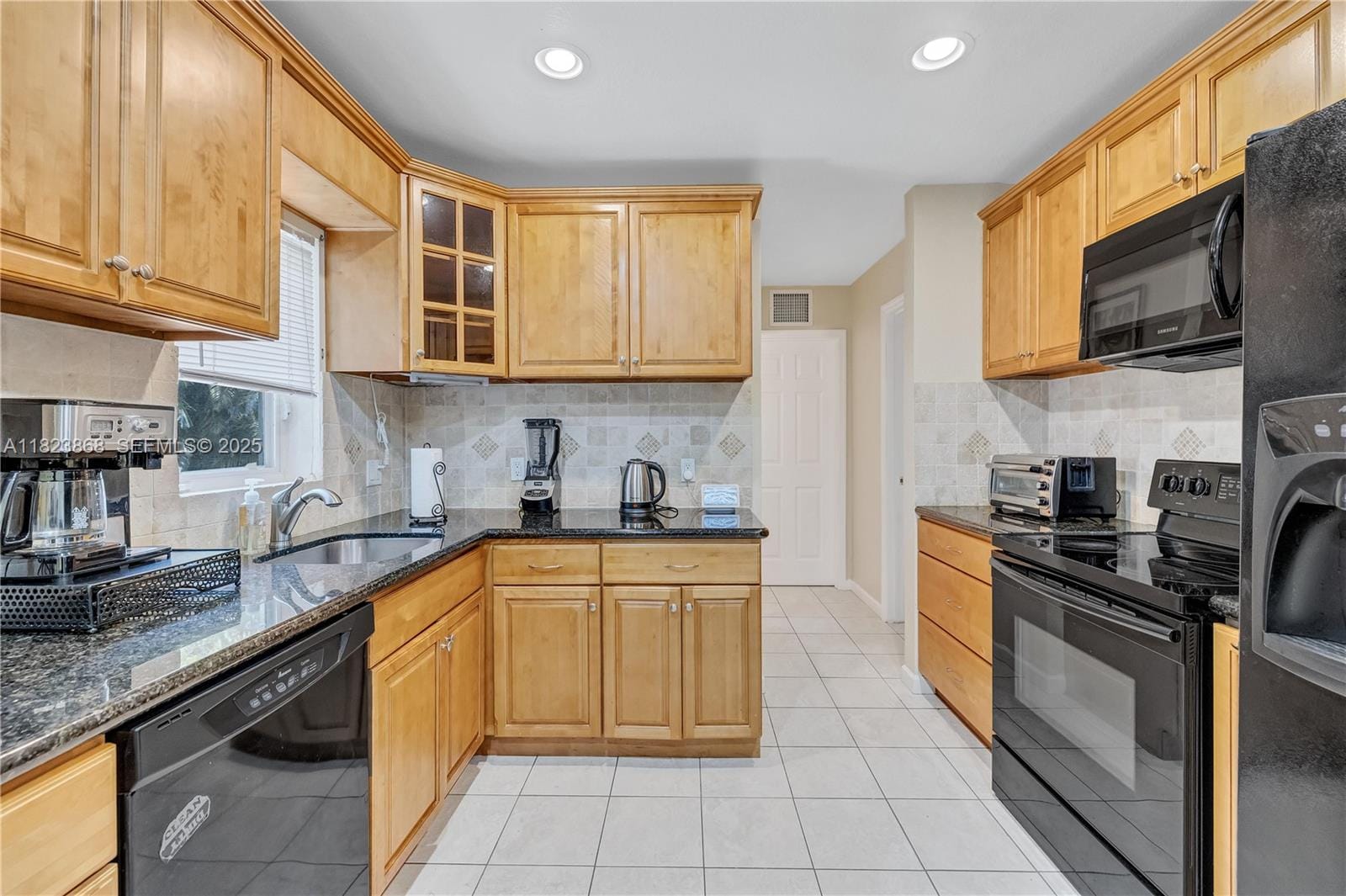 9921 Dominican Drive, Cutler Bay, FL 33189 photo 2