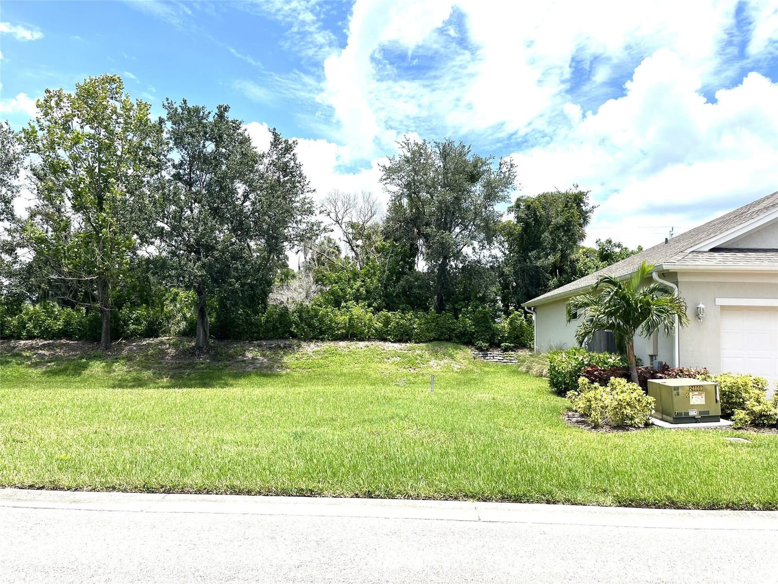 5950 Bella Rosa Lane — photo 2