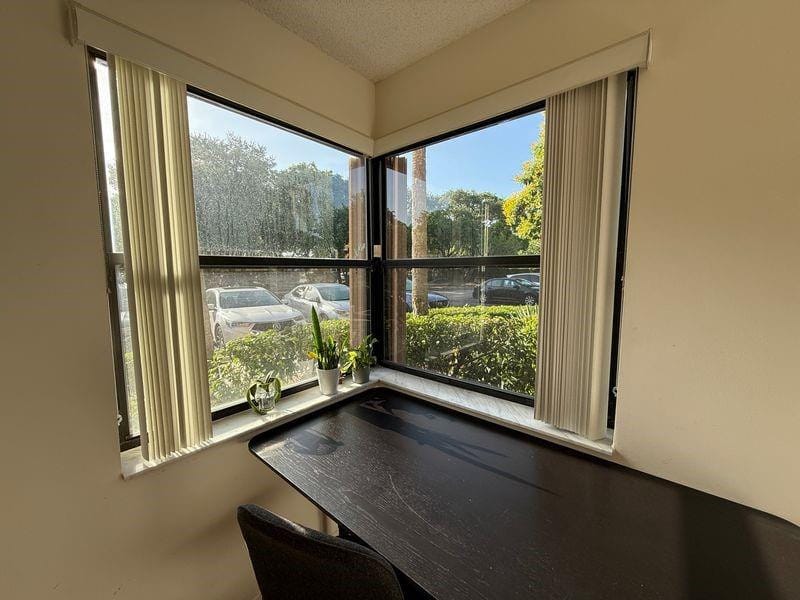 4161 Coral Tree Circle 161 — photo 10