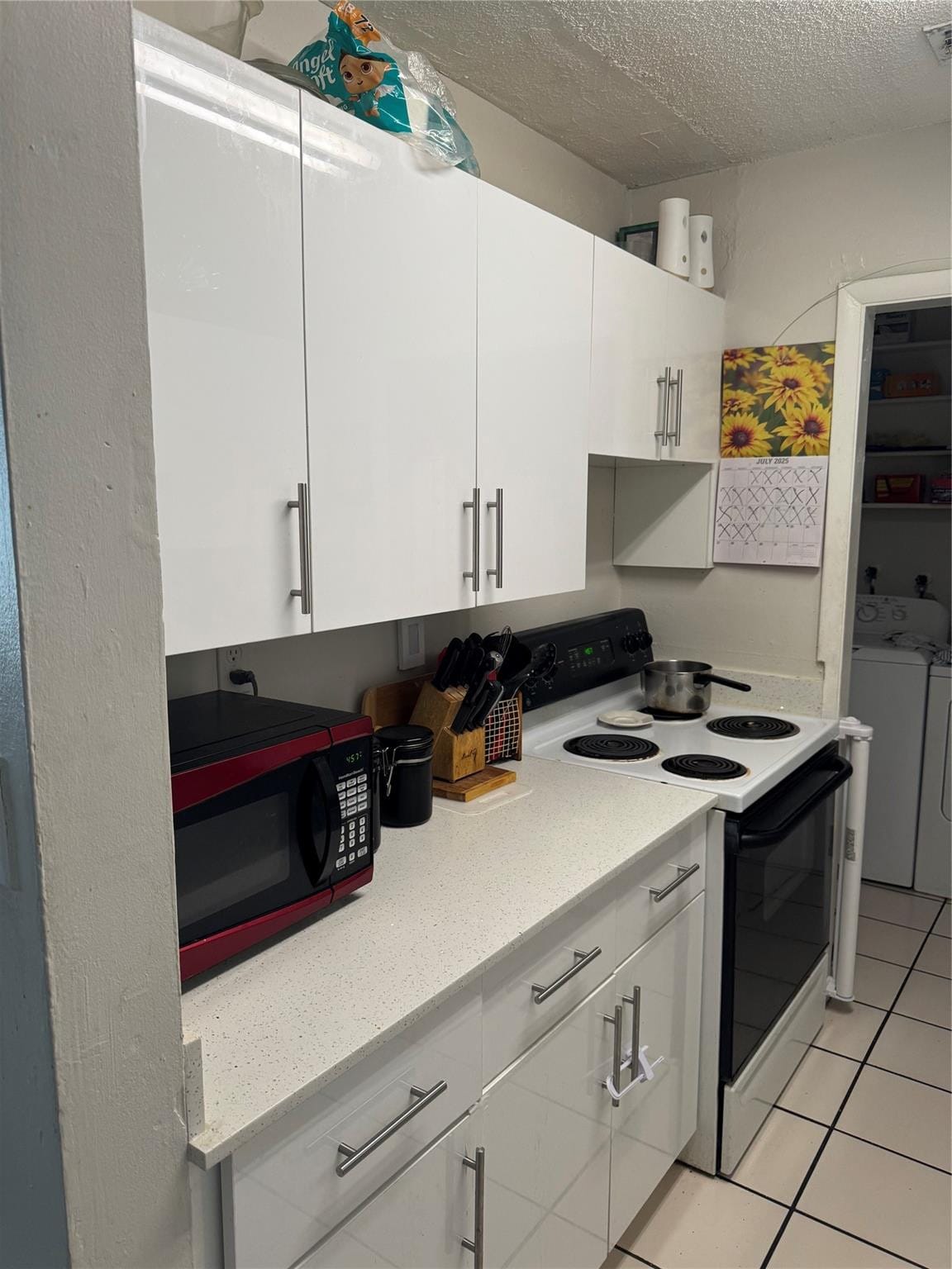 931 - 933 SW - 933 16th Place — photo 5