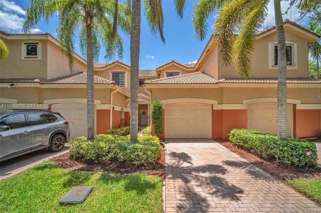 3924 Tree Top Drive, Weston, FL 33332