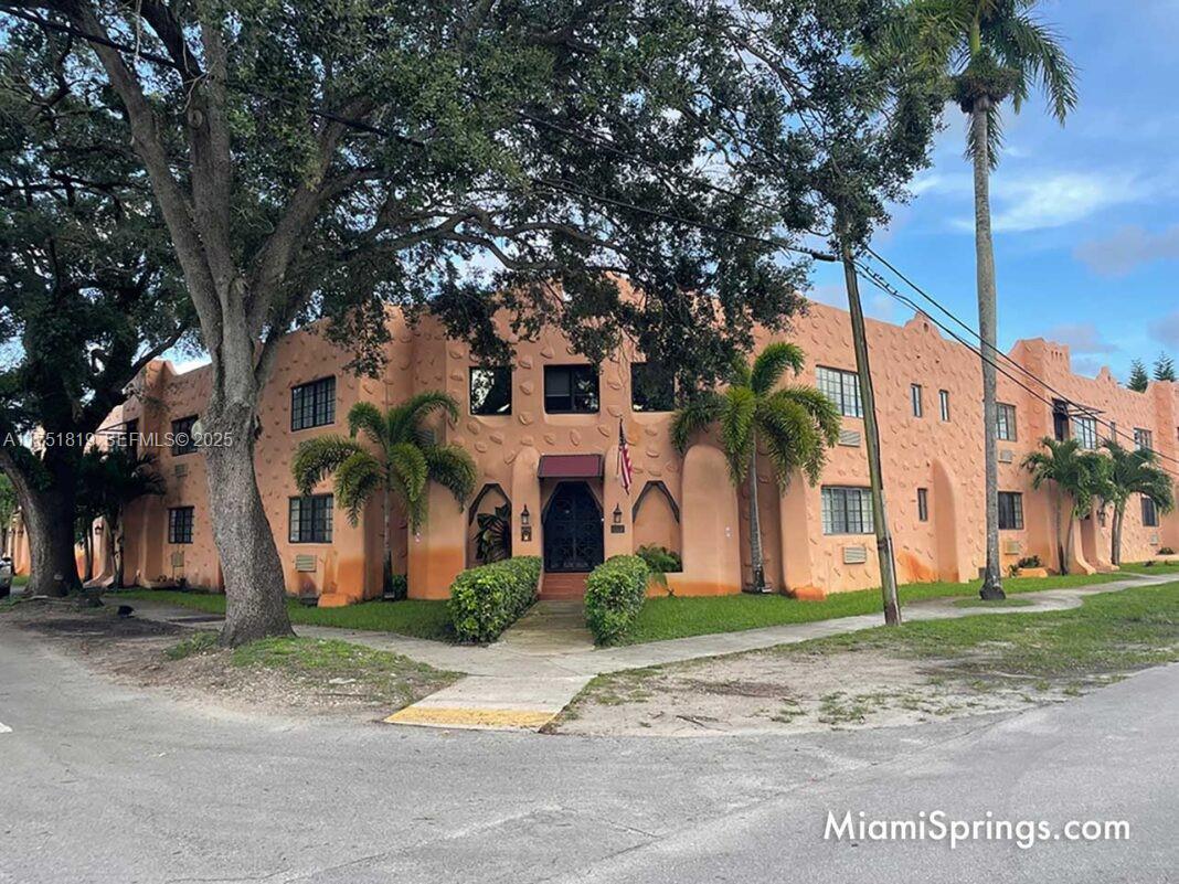 200 Azure Way, Miami Springs, FL 33166, Miami Springs