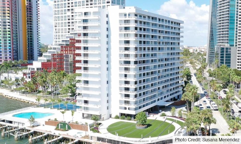 200 SE 15th Road 4E, Miami, FL 33129