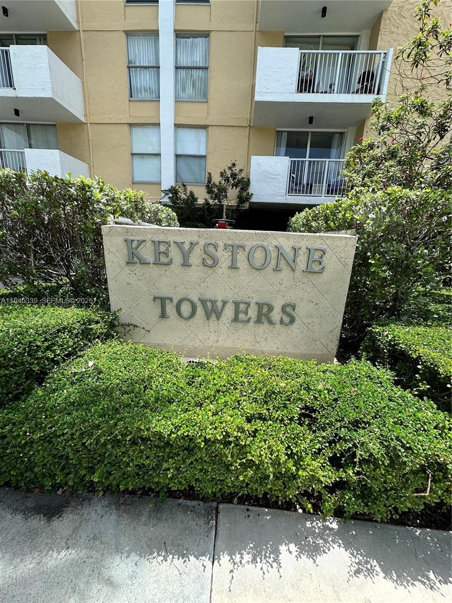 2020 NE 135th Street 807 — photo 3